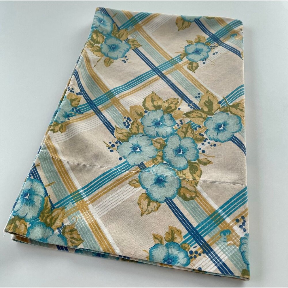 Vintage 70s pillowcase, blue pansies flowers and plaid, single pillow sham